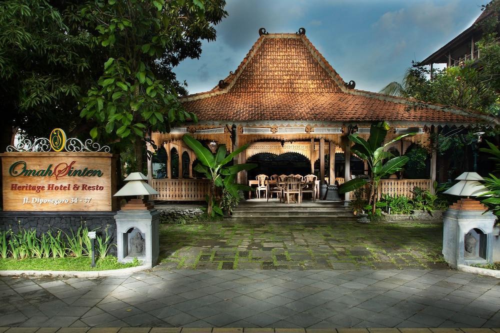 Omah Sinten Heritage Hotel & Resto Surakarta  Exterior photo