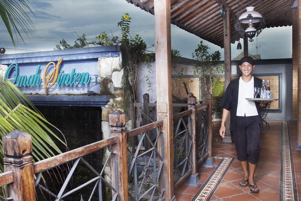 Omah Sinten Heritage Hotel & Resto Surakarta  Exterior photo